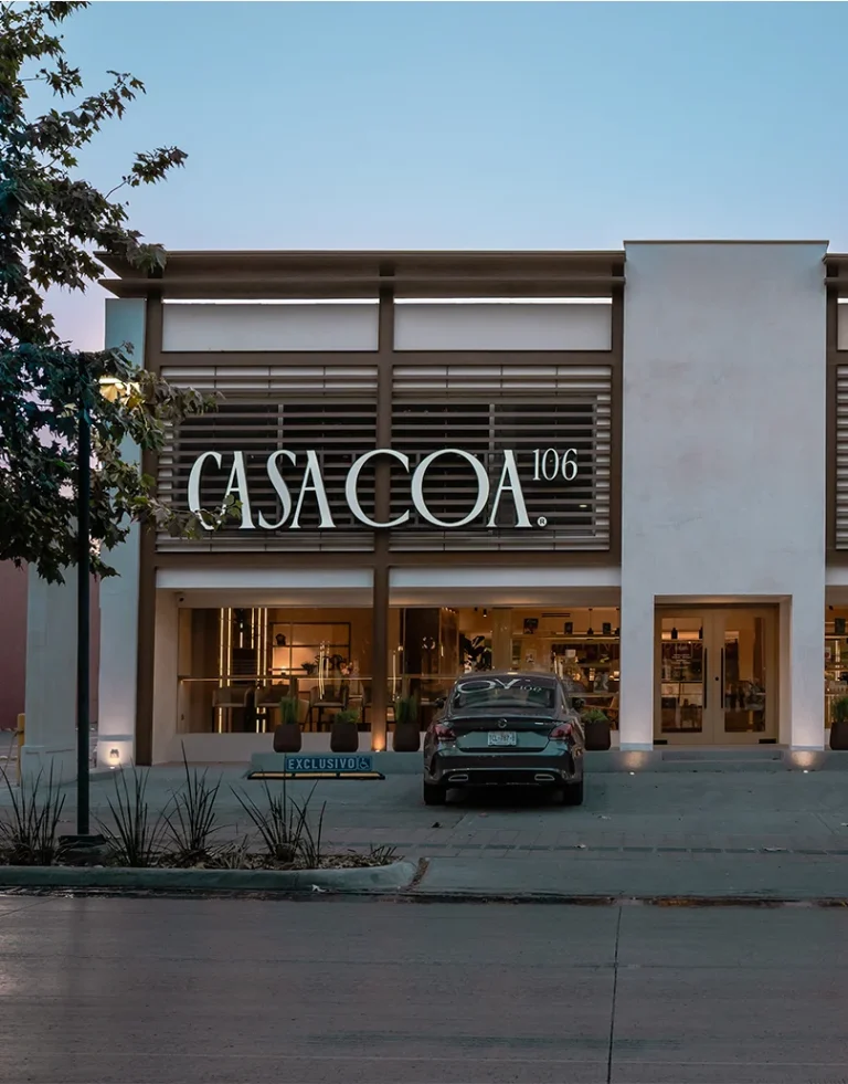 Fachada de Casa COA 106, librería y café diseñado por GGAD en San Pedro Garza García